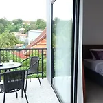 The Umbrella House - Sha Extra Plus