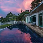 Parinda Villa In Naka Hills