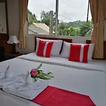 Baan Chayna Hotel