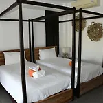 Phuket Private Holiday Rental 3 Bedrooms - Lagoon