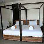 Phuket Private Holiday Rental 3 Bedrooms - Lagoon