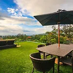 Villa Paradesa By Lofty