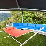 Villa Paradesa By Lofty