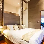 Villa Paradesa By Lofty