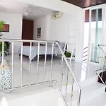 Luxury 5 Bed 5 Bath Villa