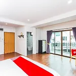 OYO 435 Frame Residence