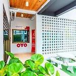 OYO 435 Frame Residence