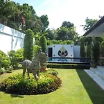 Spacious 4 Bedrooms Private Pool Villa In Phuket