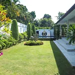 Spacious 4 Bedrooms Private Pool Villa In Phuket