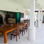Spacious 4 Bedrooms Private Pool Villa In Phuket