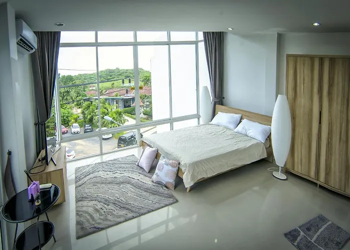 The Chu Cafe / Guesthouse