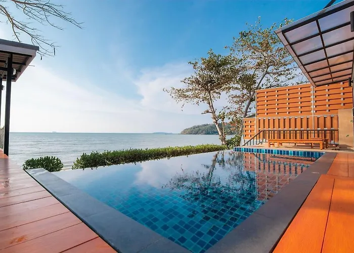 Koh Sirey Beachfront Pool Villa - 2 Bedrooms House