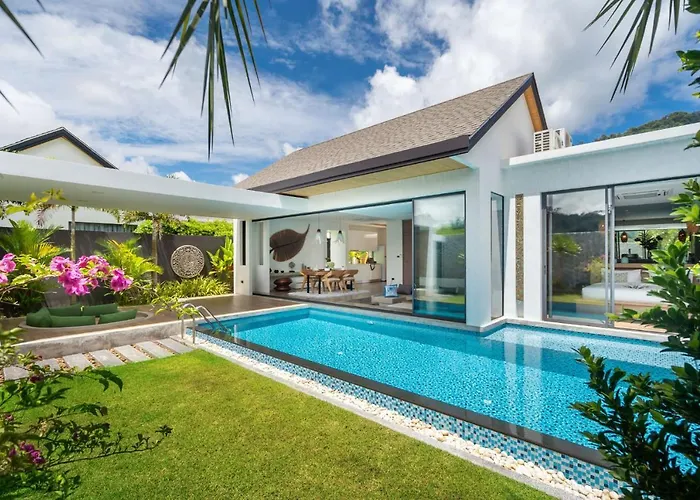 Blue Coral Luxury Villa - Naiyang Beach
