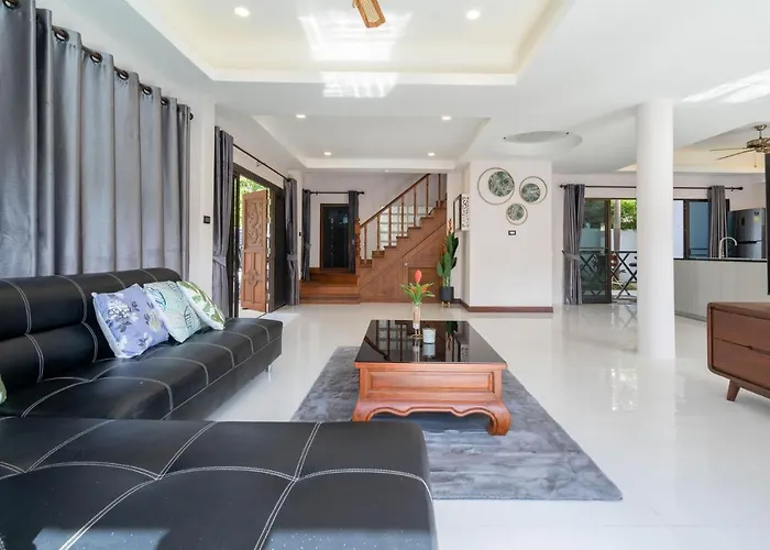 Villa Amaya, 2 Story Tropical Oasis With Green Hills View & Pool, Kamala Beach