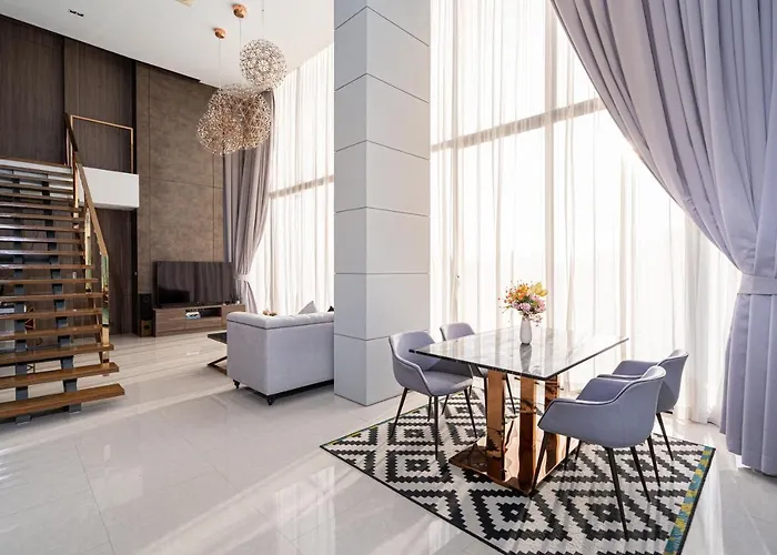 Luxe Duplex With Pool Access, Condo Viva Patong A101