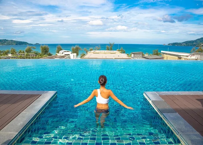 Seaview Duplex With Jacuzzi At The Charm Resort Patong