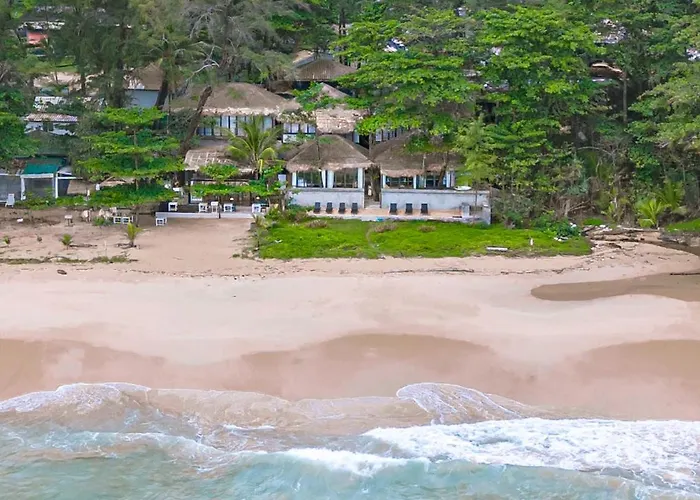 Sealord Naithon Beachfront Villa