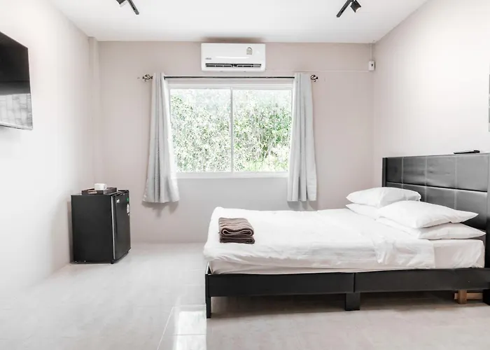 Breakers Hotel Rawai
