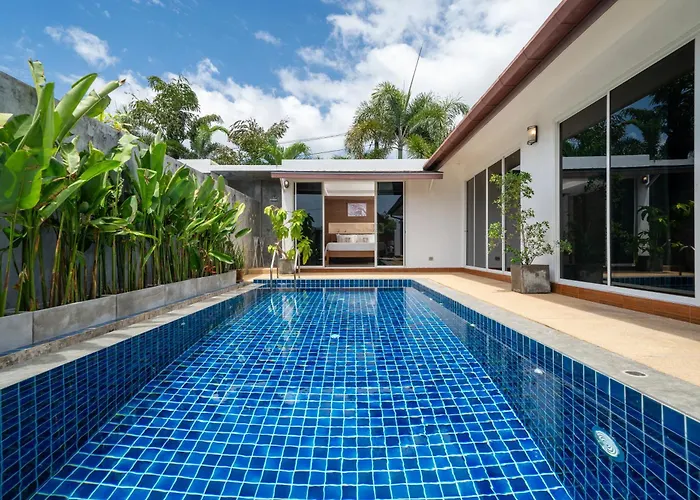 Bangtao Beach Villa With A Long Pool 12 Meters