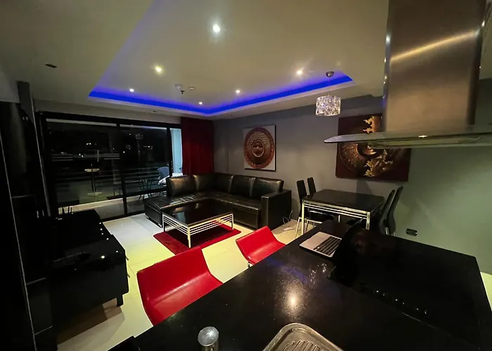 306 Promotion Modern 1 Bedroom Apartment In Bangla Road Patong Beach With Private Jacuzzi & Roof Top Pool