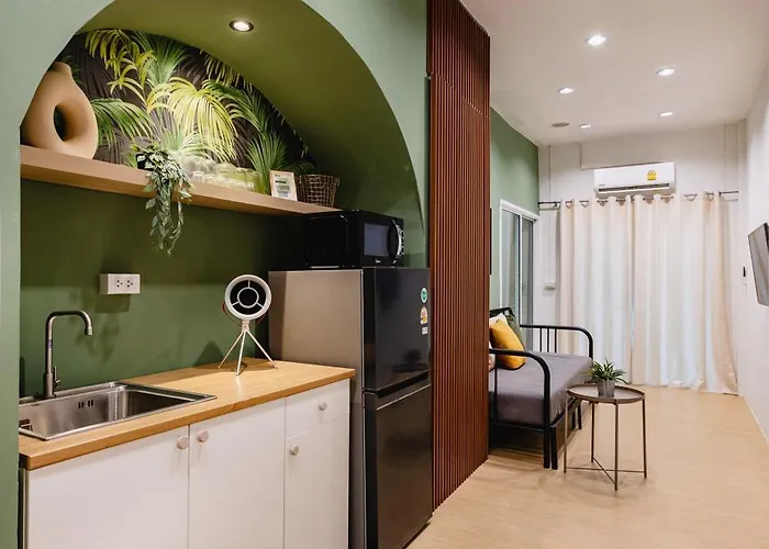 Budget Prime Location 2 Bedroom 6 Persons Patong Beach