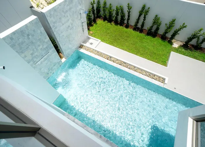 Lux Pride 2 - Luxury Pool Villas Near Laguna