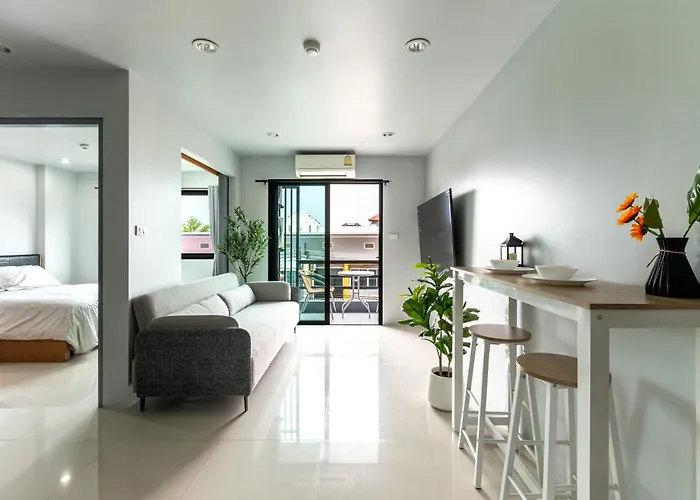 1 Bedroom Studio Renovated Ratchaporn Condominium Kathu