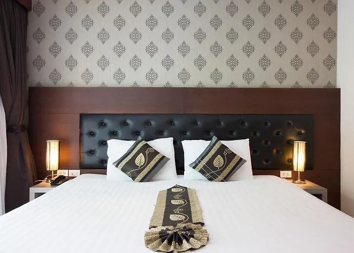 Hemingways Silk Hotel