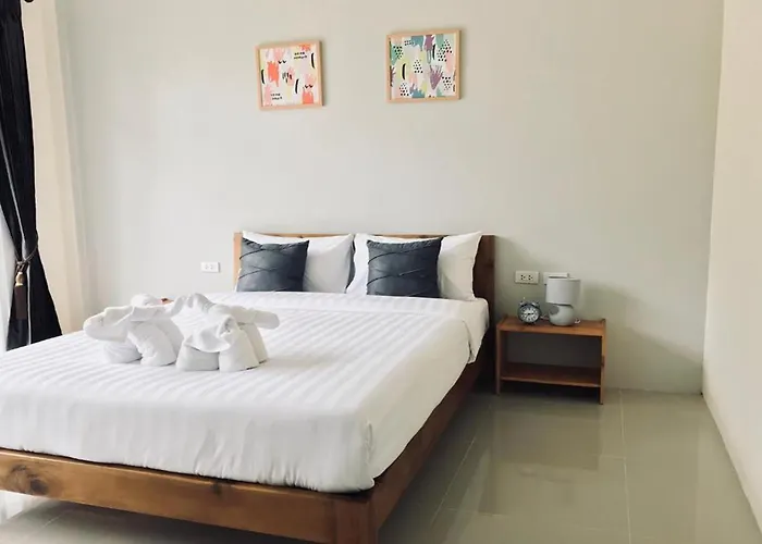 Snooze Inn Phuket - Free Shuttle To Bang Rong Pier