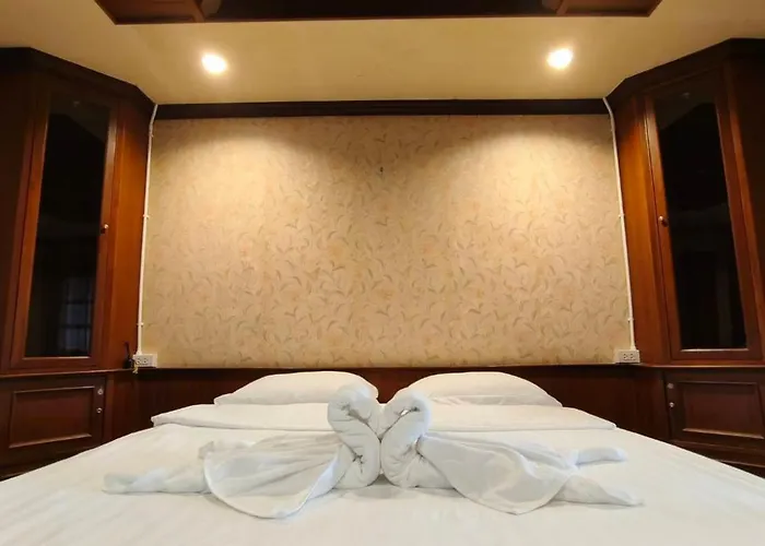 Mona House Hotel