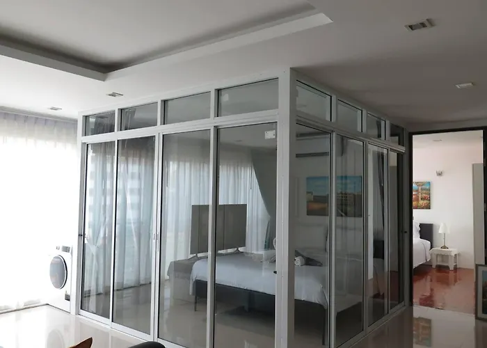 618-Penthouse 3 Bedrooms Walking To Patong Beach