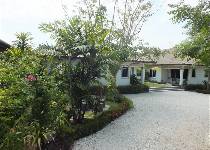 Vacation Garden Villa