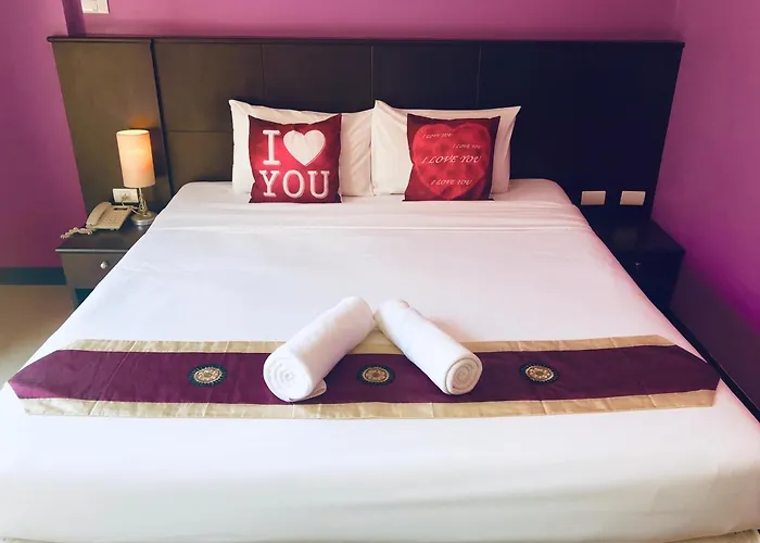 Hollywood Inn Love