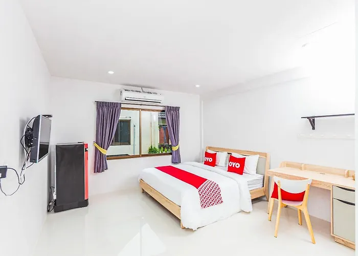 OYO 435 Frame Residence