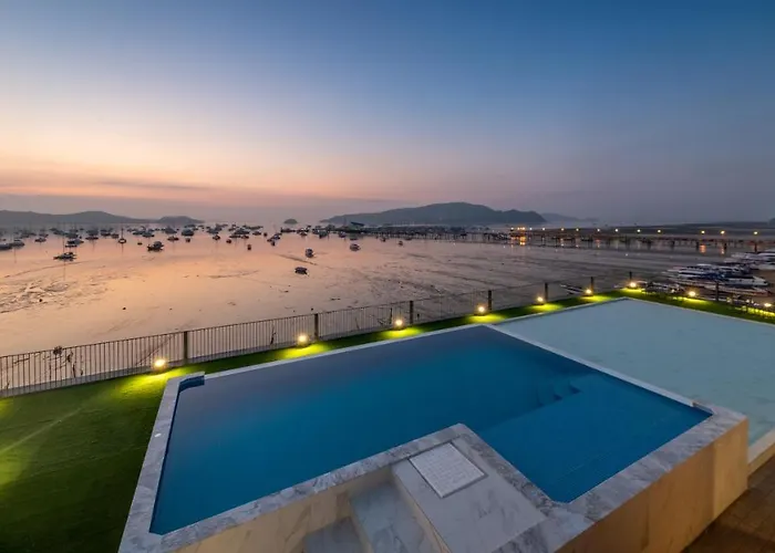 Shin Arch39 Phuket Beach Front - Sha Plus