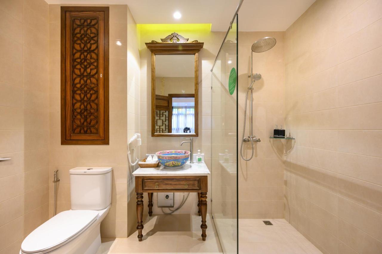Hotel Woo Gallery & Boutique