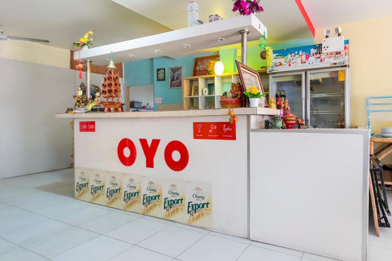 Hotel Oyo 885 And Me House