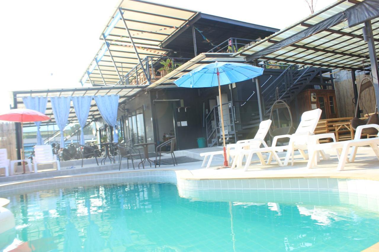 Tempat peranginan 1715 House - White Rhino 3*
