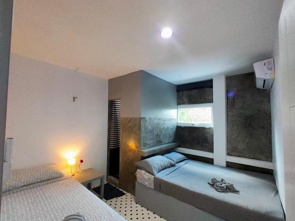 Hotel Entropy *