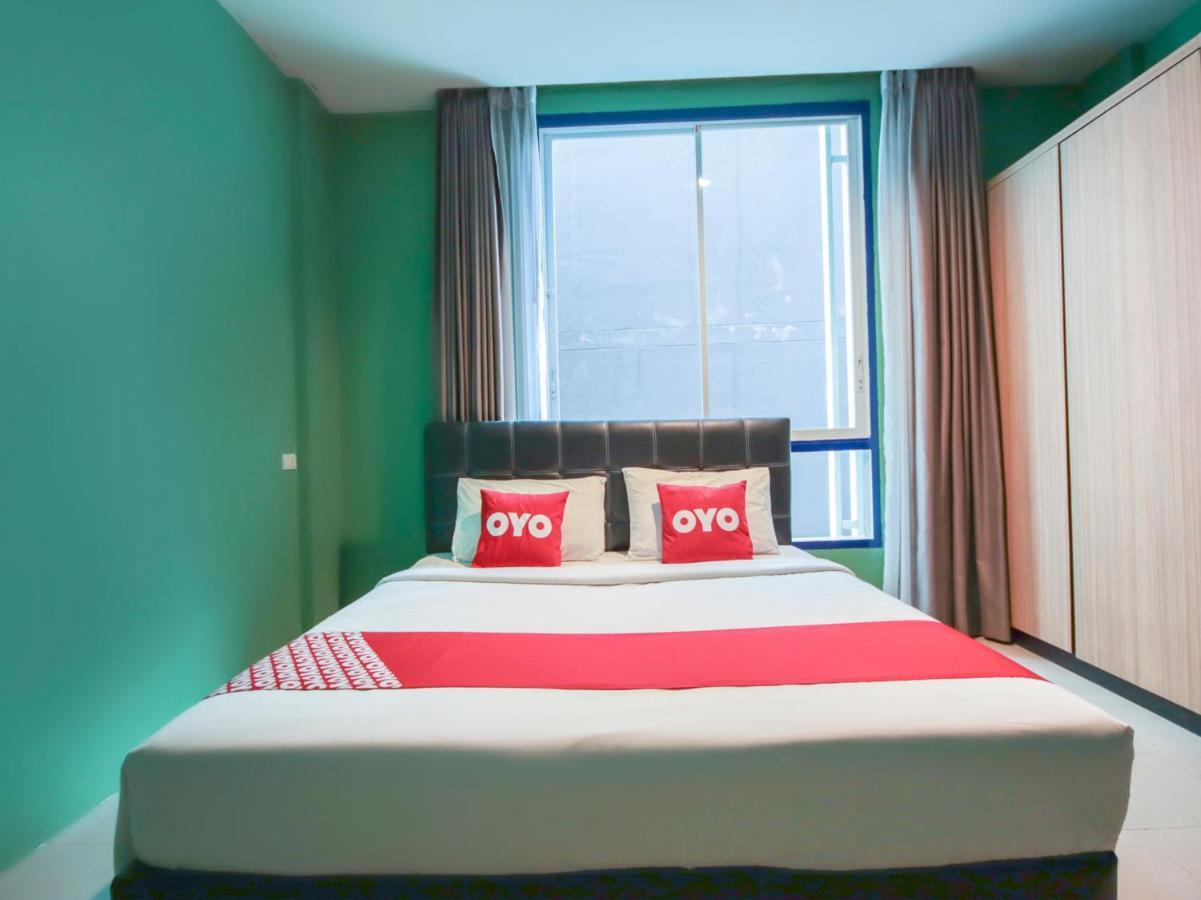 Oyo 1162 Place Hotel