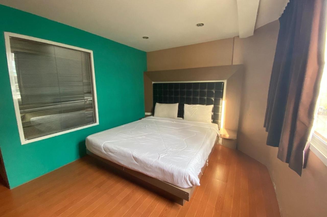 Oyo 75311 Bed One Hotel
