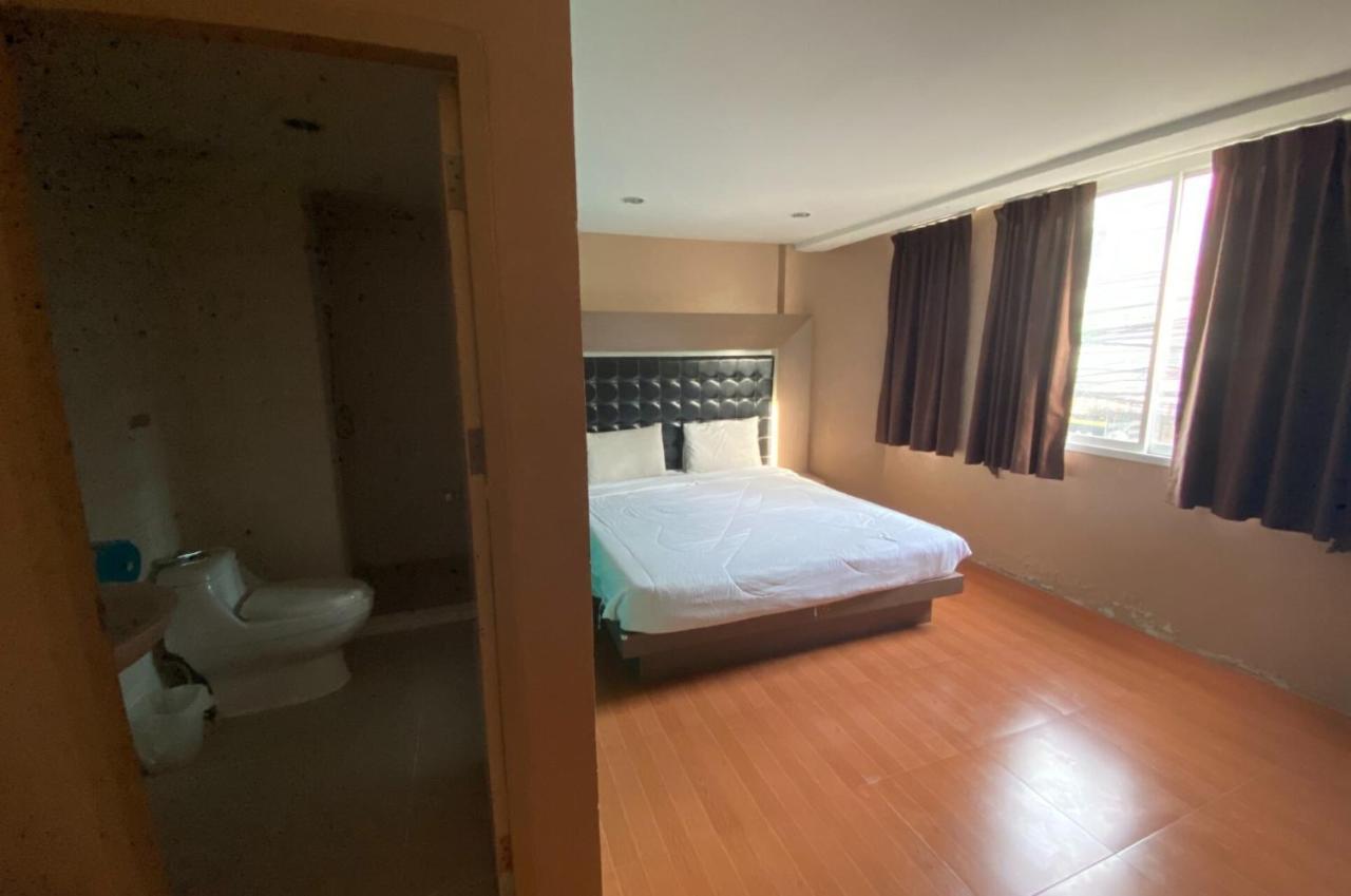 Oyo 75311 Bed One 2*
