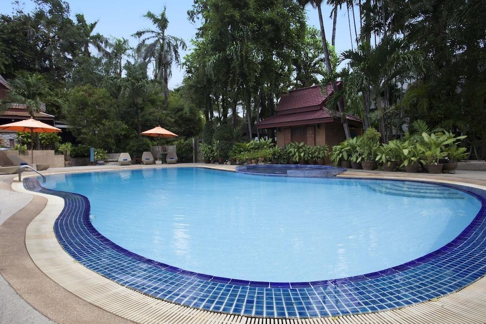 Safari Beach Hotel Patong 3*