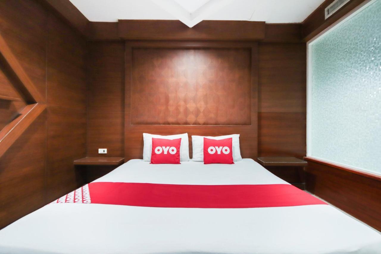 Oyo 1172 Goodnight 3* Patong