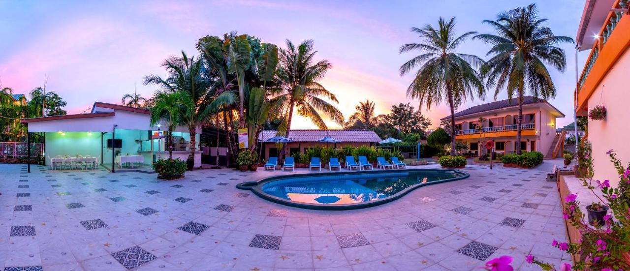Coconut 3* Patong