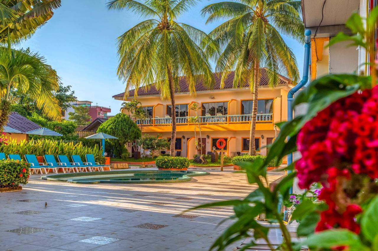 Hotel Coconut 3*