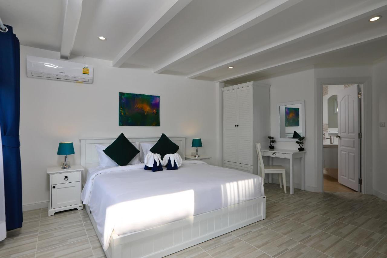 White 3*
