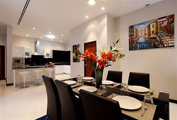 Villa Byg Private Pool @ Town *