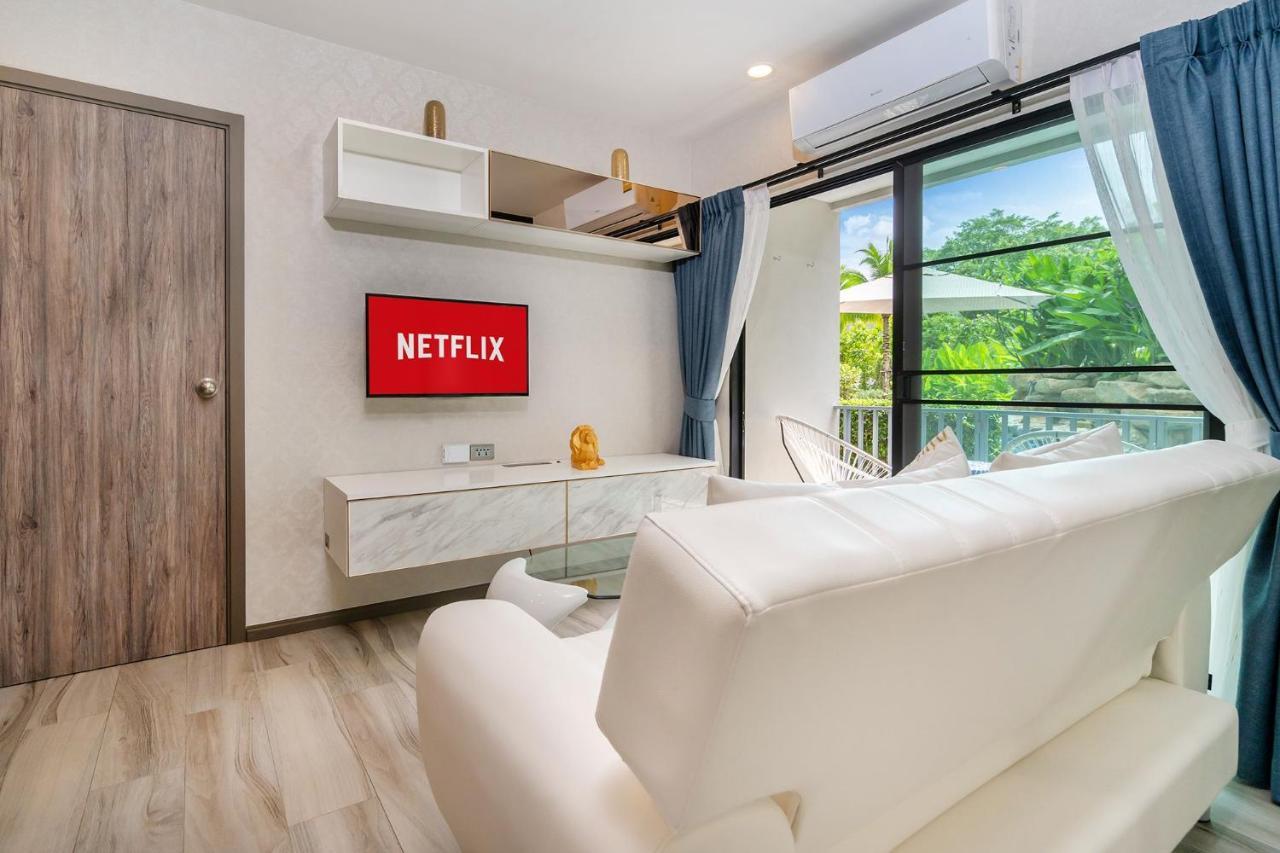 Absolute Poolside With Free Netflix @naiyang *