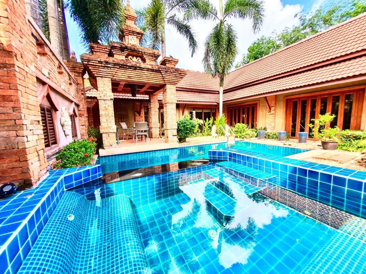 Pousada Baan Rom Yen : Balinese Pool In Rawai *